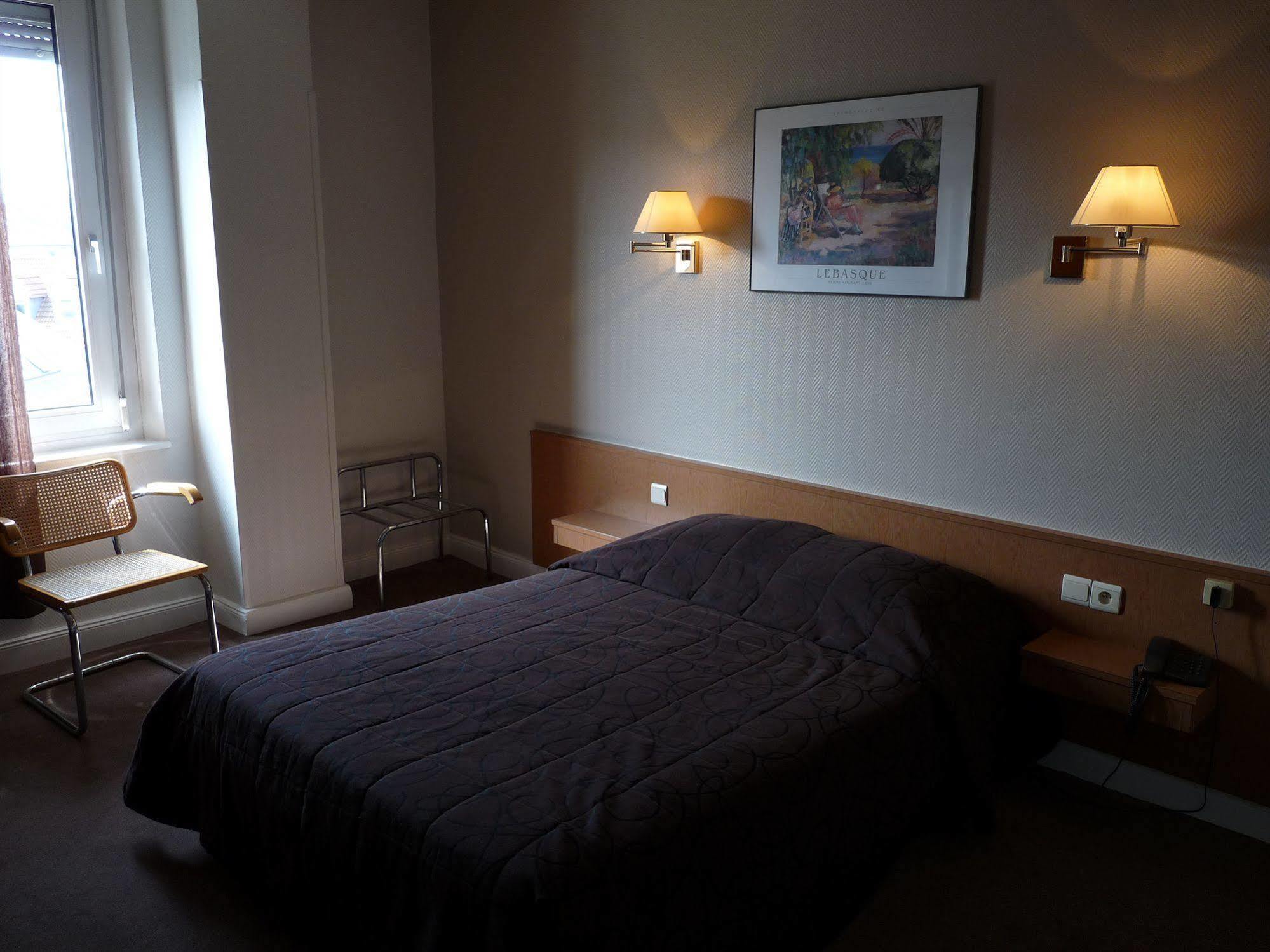 Du Rhin Hotel 2*